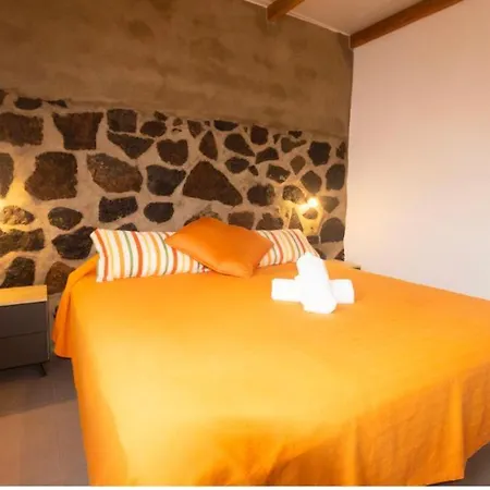 Luxury Volcan I Mácher