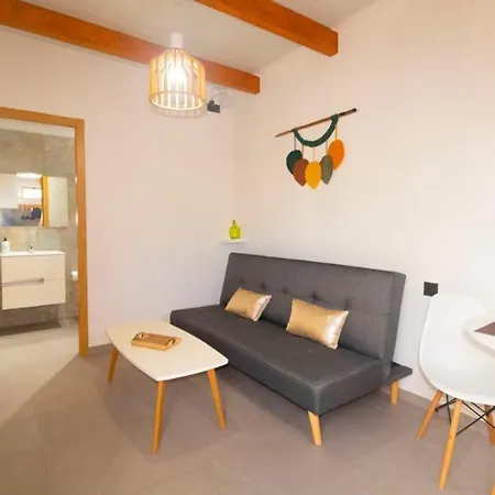 Luxury Volcan I Daire Mácher